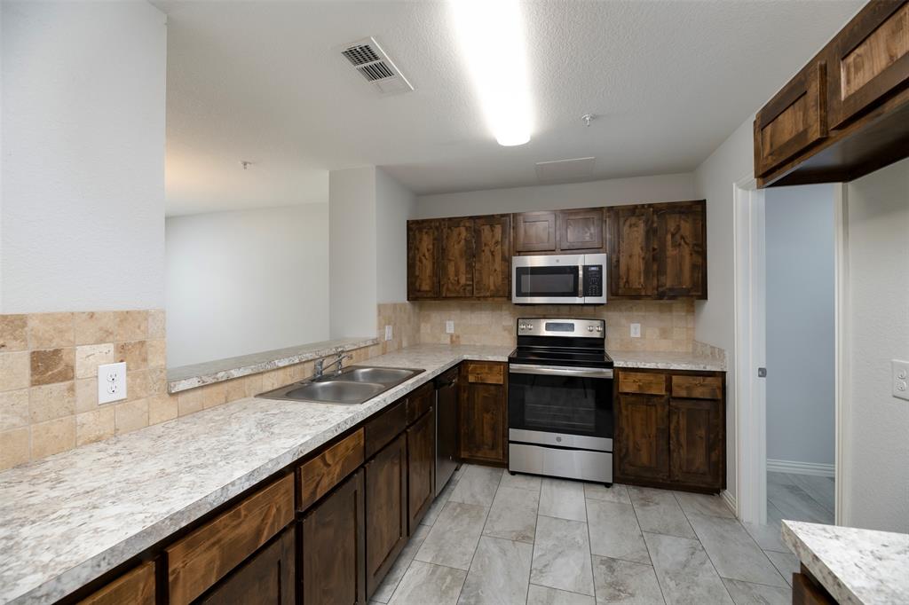 Creekside Twnhms Ph 1 - Residential Lease