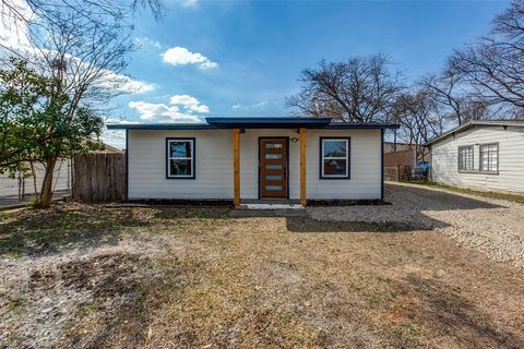 Photo of 629 N 4th Street, Garland, TX 75040 (MLS # 21201299)