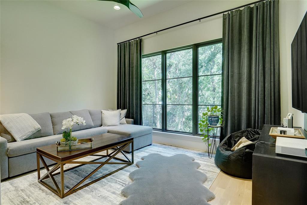 Knolls/Solana - Residential