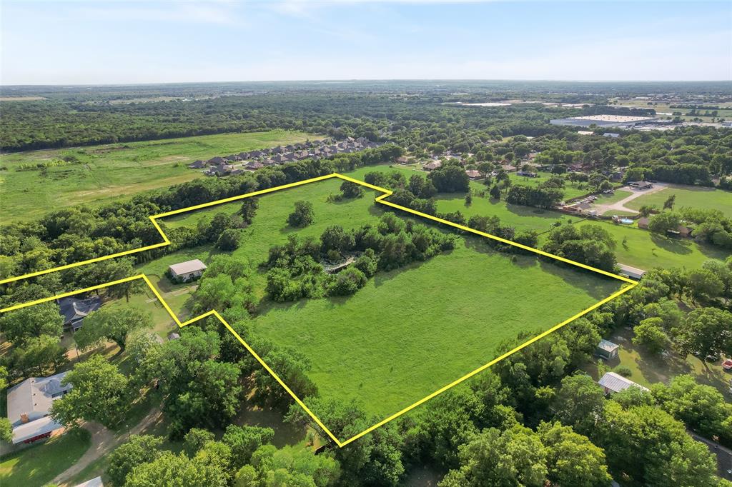 112 W Farmers Road 1B