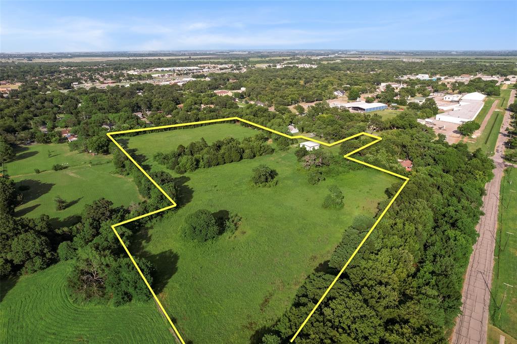112 W Farmers Road 1B