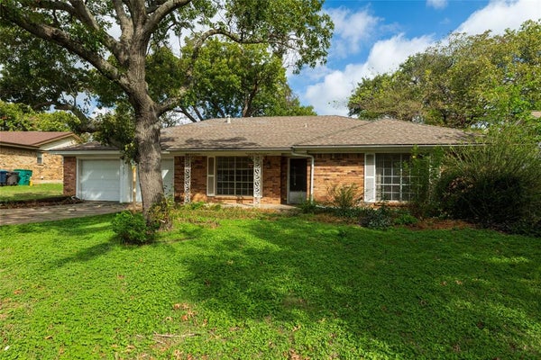 4917 EMERALD LAKE DR, FORT WORTH, TX 76103 - Image ed95f5ed686c46784cbac87489f35708/1663049388