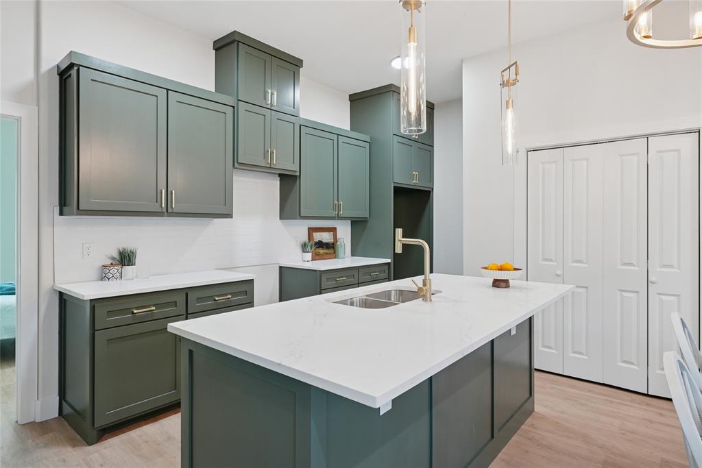 VICTORY HEIGHTS ADDITION - Residential Income