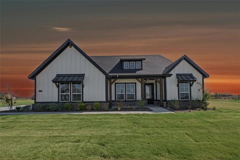 Photo of 86 Sunny Side Road, Valley View, TX 76272 (MLS # 21312852)