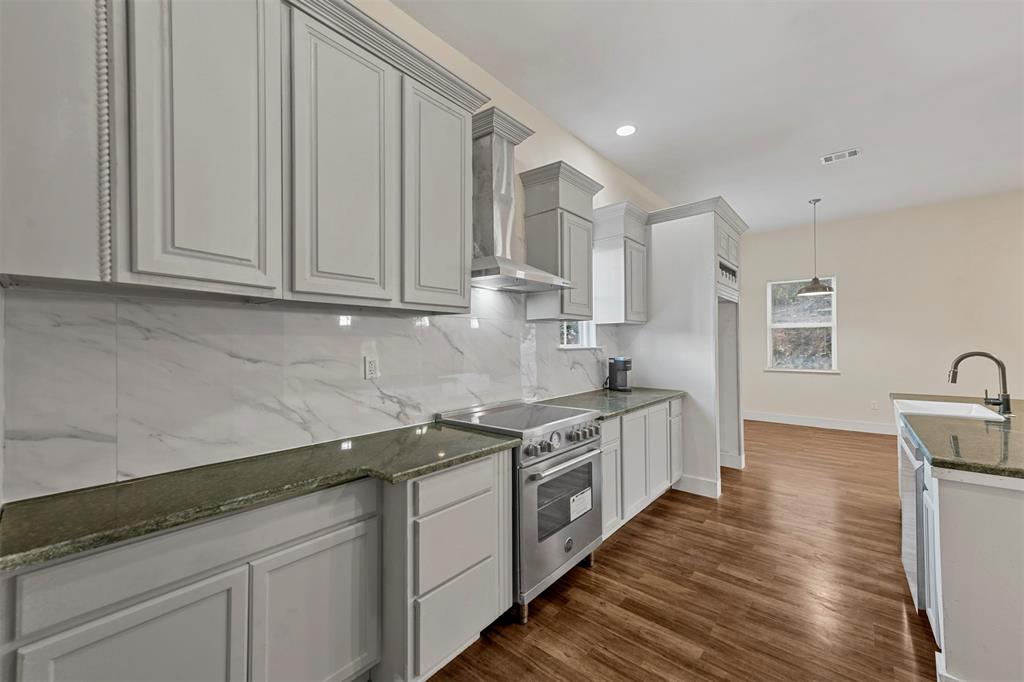 2441 Glen Garden Avenue