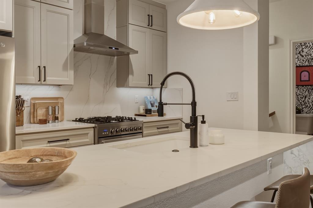 Metropolitan on Live Oak - Residential