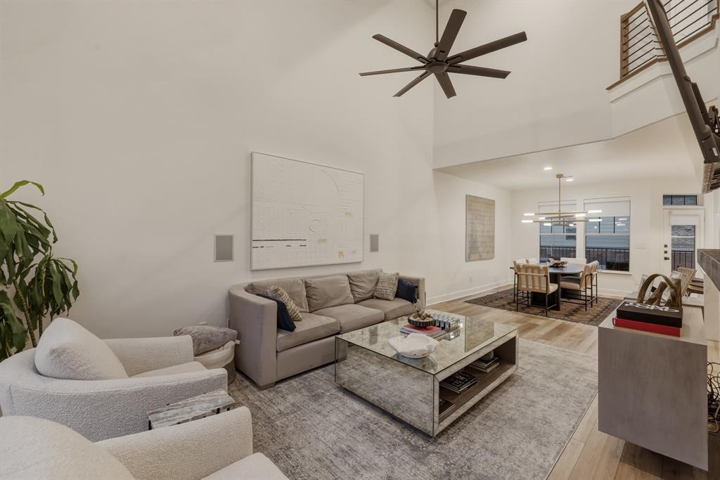 Metropolitan on Live Oak - Residential
