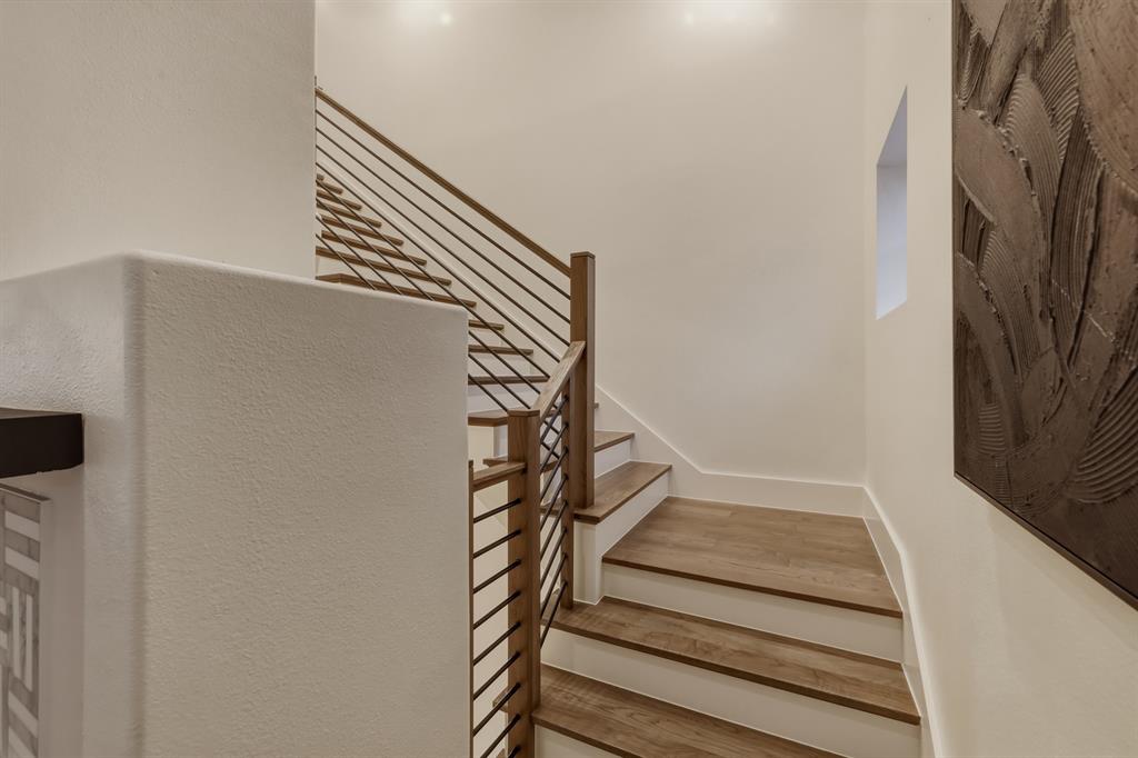 Metropolitan on Live Oak - Residential