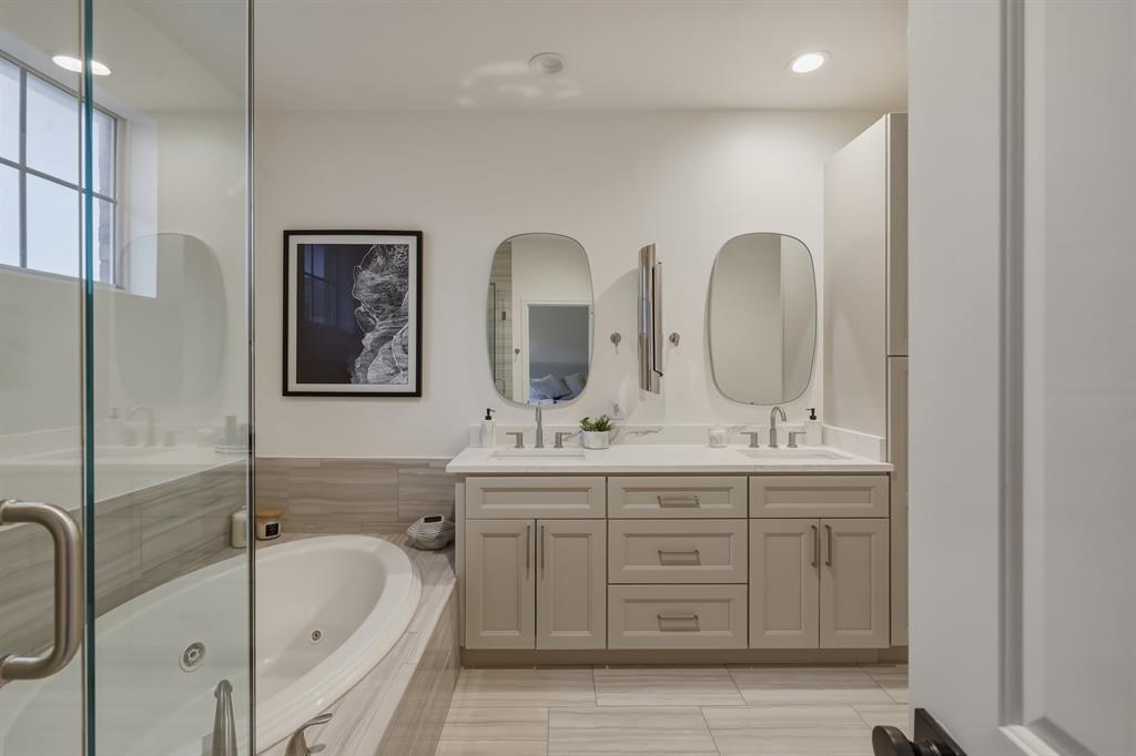 Metropolitan on Live Oak - Residential