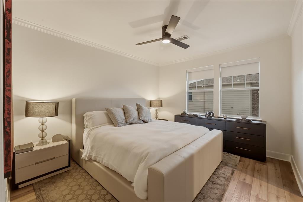 Metropolitan on Live Oak - Residential