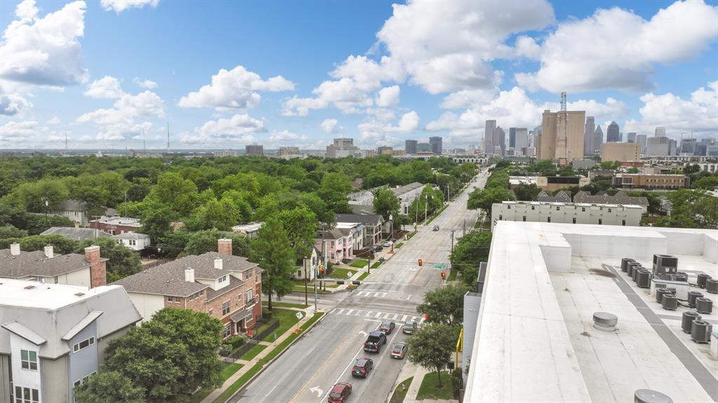 Metropolitan on Live Oak - Residential