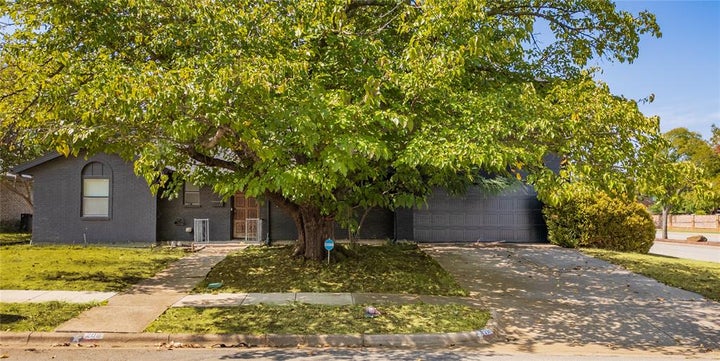 Photo 1 of 14 — 206 Sixpence Lane, Euless, TX 76039