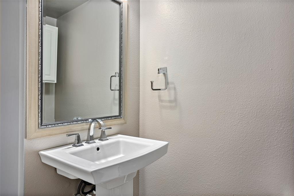 Photo 21 of 34 of 3333 Darcy Street 2203 condo