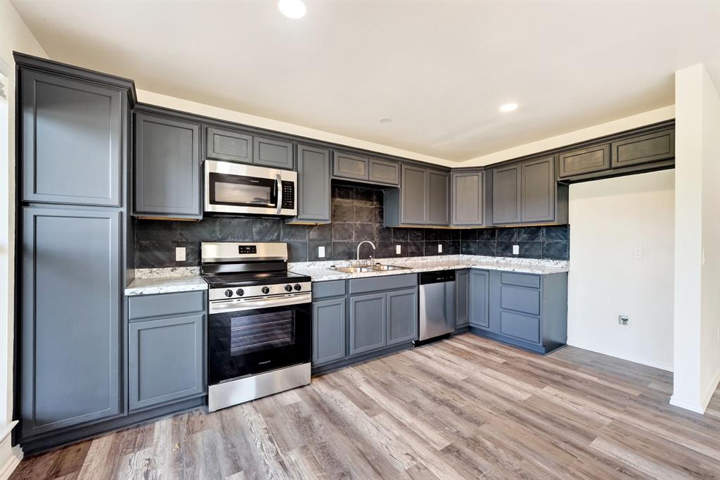 9466 Lakeland Loop