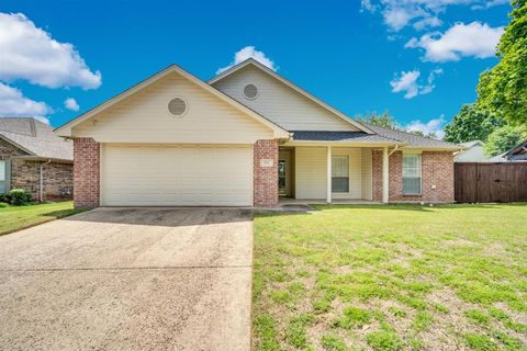 Photo of 506 Whitney Drive, Midlothian, TX 76065 (MLS # 21246715)