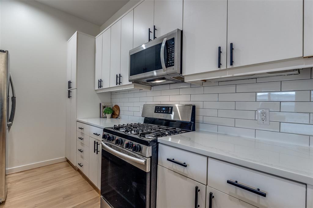 4125 Cole Avenue 14