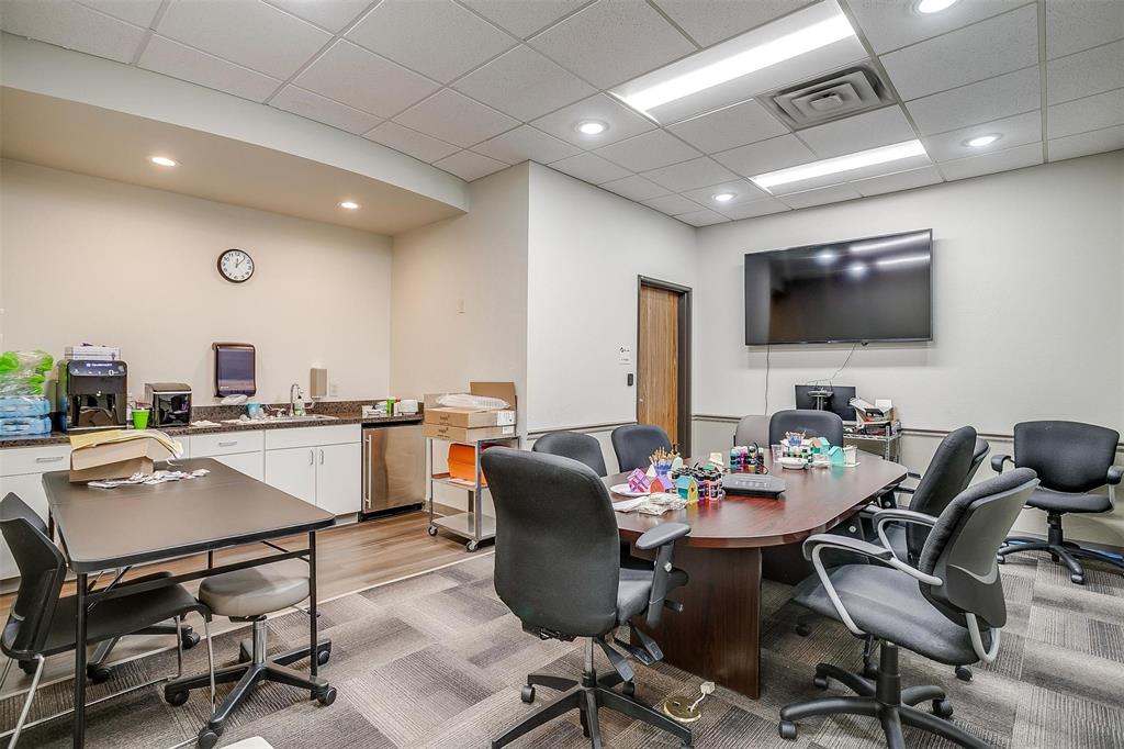 Crestmoor Park - Commercial Lease