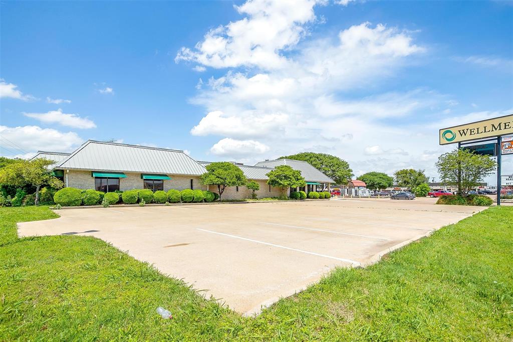 Crestmoor Park - Commercial Lease