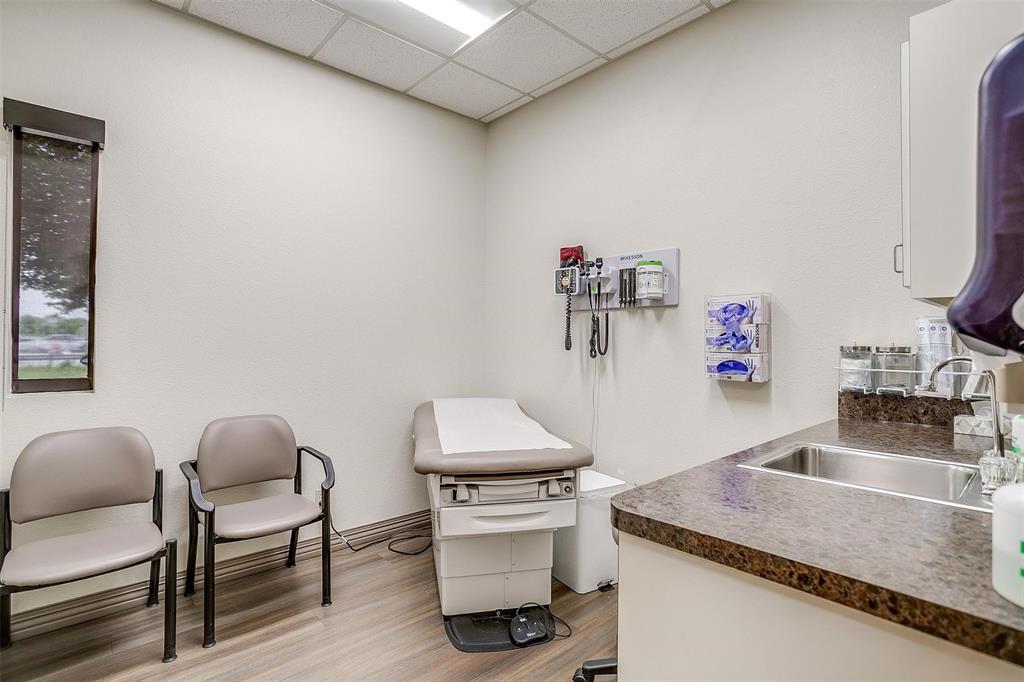 Crestmoor Park - Commercial Lease