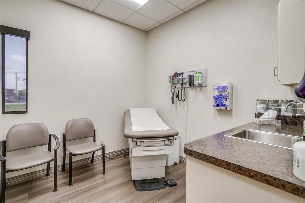 Crestmoor Park - Commercial Lease