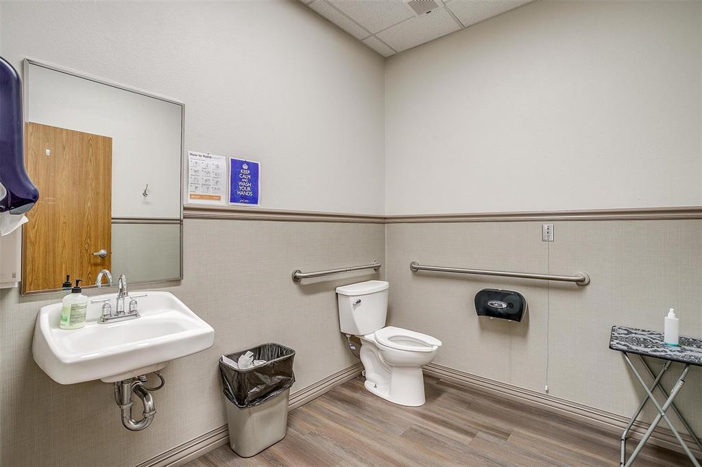 Crestmoor Park - Commercial Lease