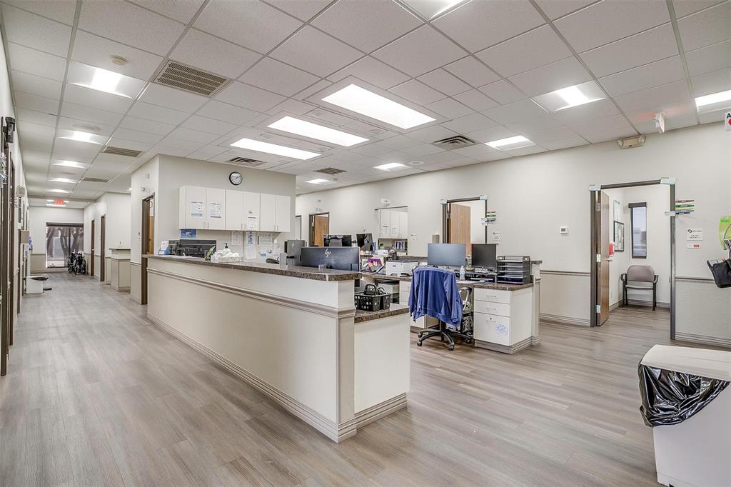 Crestmoor Park - Commercial Lease