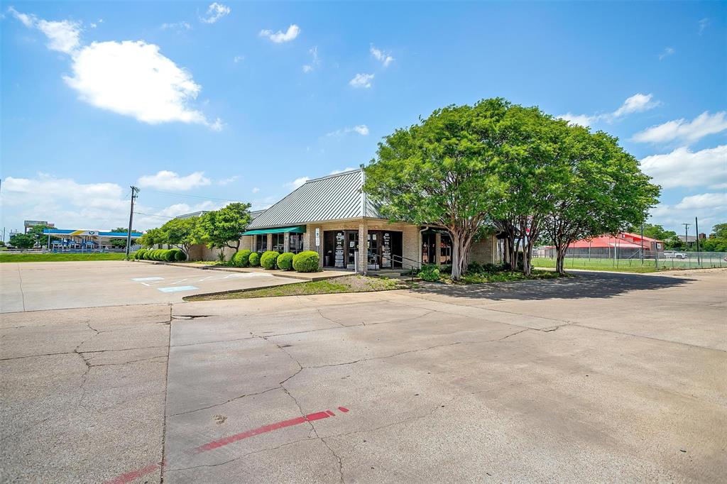 Crestmoor Park - Commercial Lease