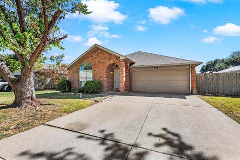 Photo of 2804 Monthaven Drive, Arlington, TX 76001 (MLS # 21351555)