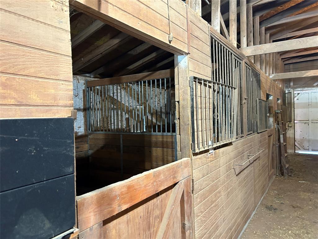 ABS A0742 MARK ROBERTS SURVEY, SHEET 3, TRACT 20, - Farm