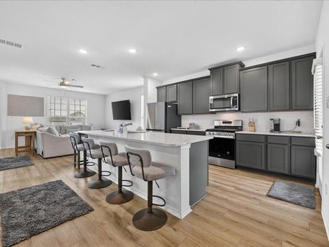 Photo of 2921 Dixondale Drive, Fort Worth, TX 76108 (MLS # 21261146)