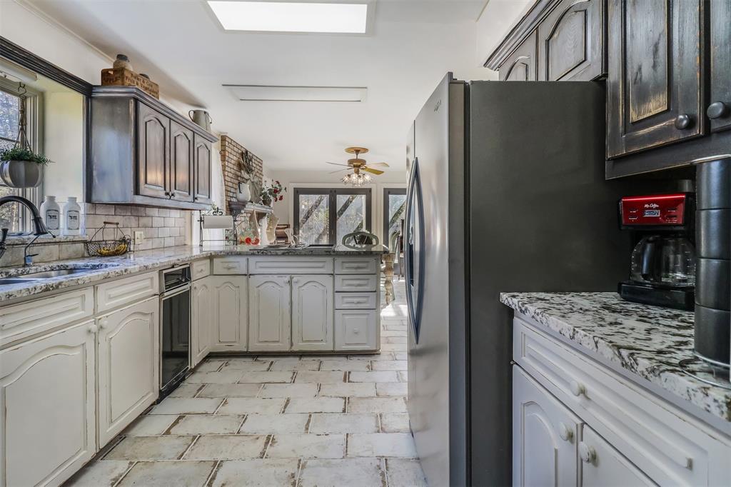 9607 Farm Road 1448