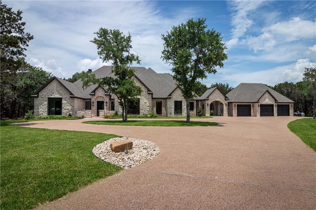1136 Queen Elizabeth Drive