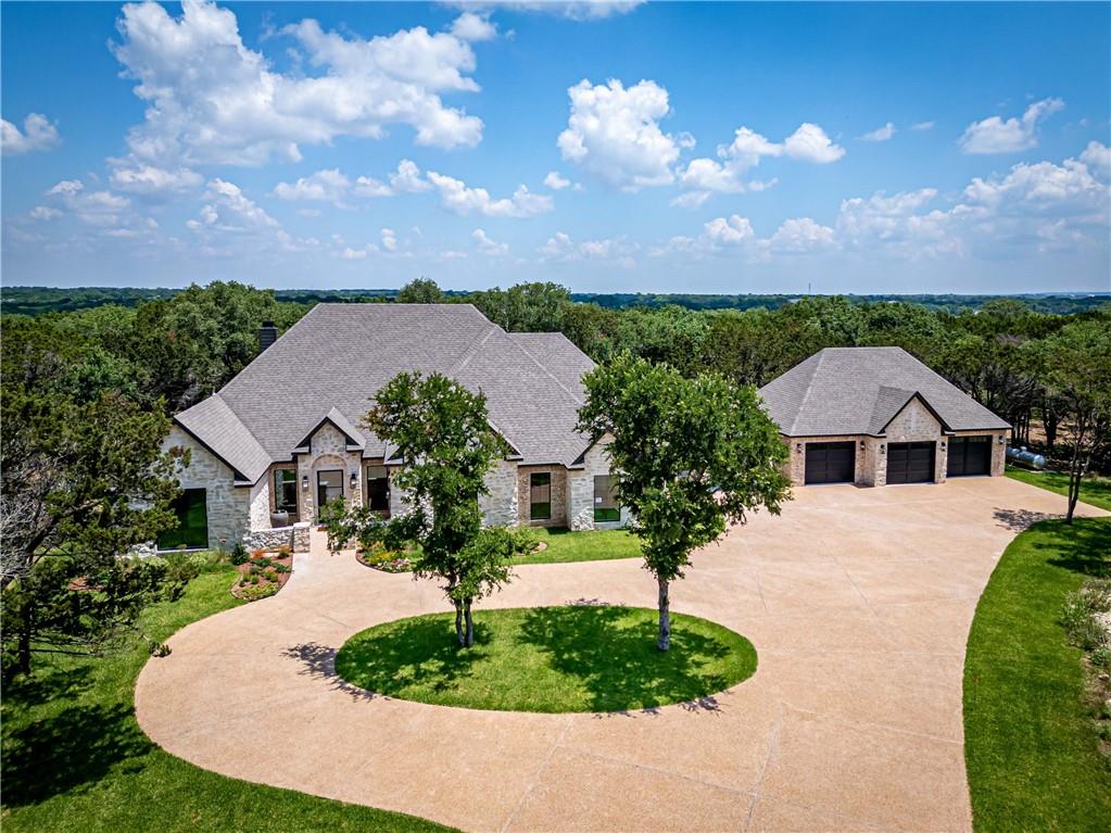 1136 Queen Elizabeth Drive