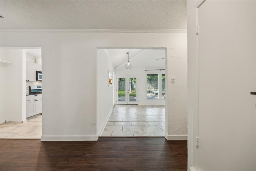 2207 Oakwood Lane
