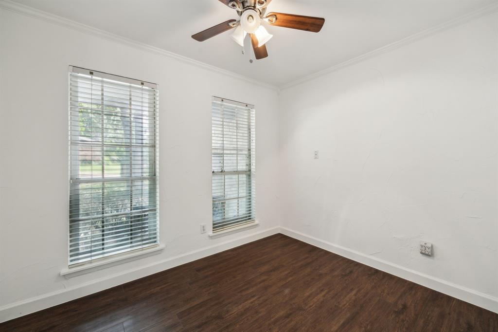2207 Oakwood Lane