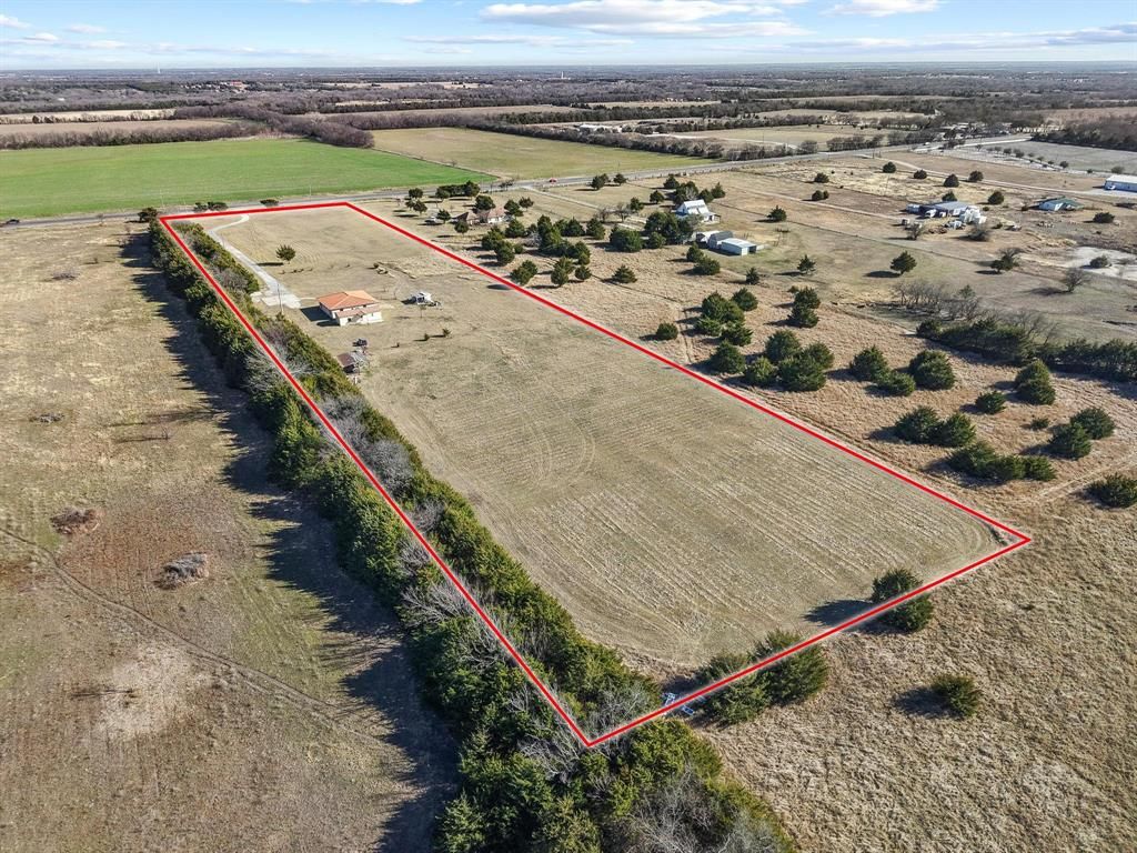 Photo of 5777 State Highway 160, Whitewright, TX 75491 (MLS # 21158337)