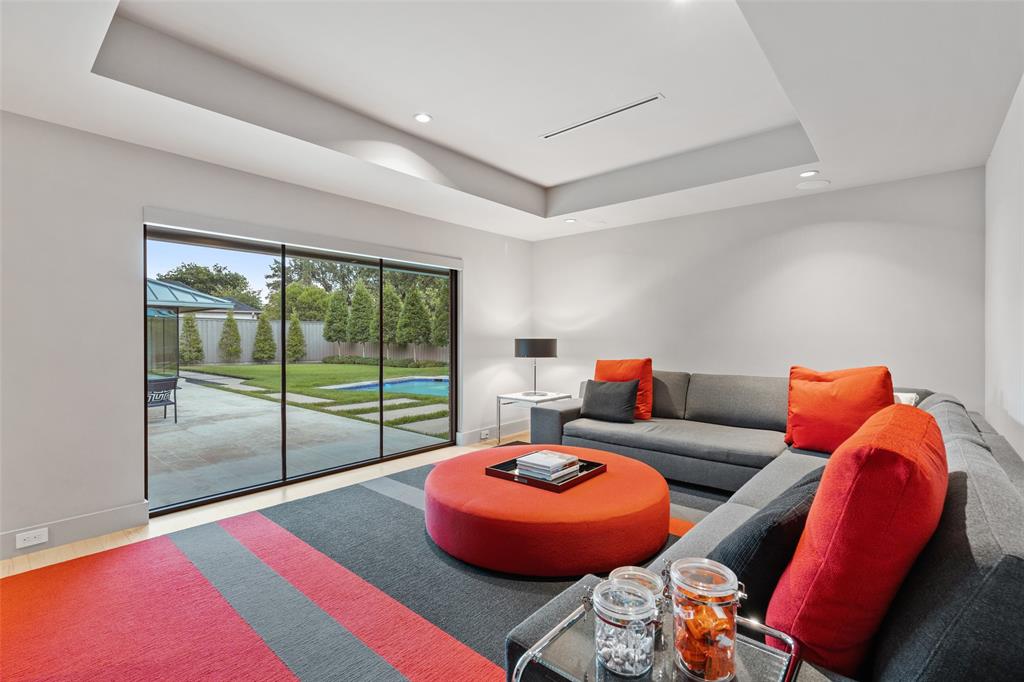 RUSSWOOD ACRES 5TH INST - Residential