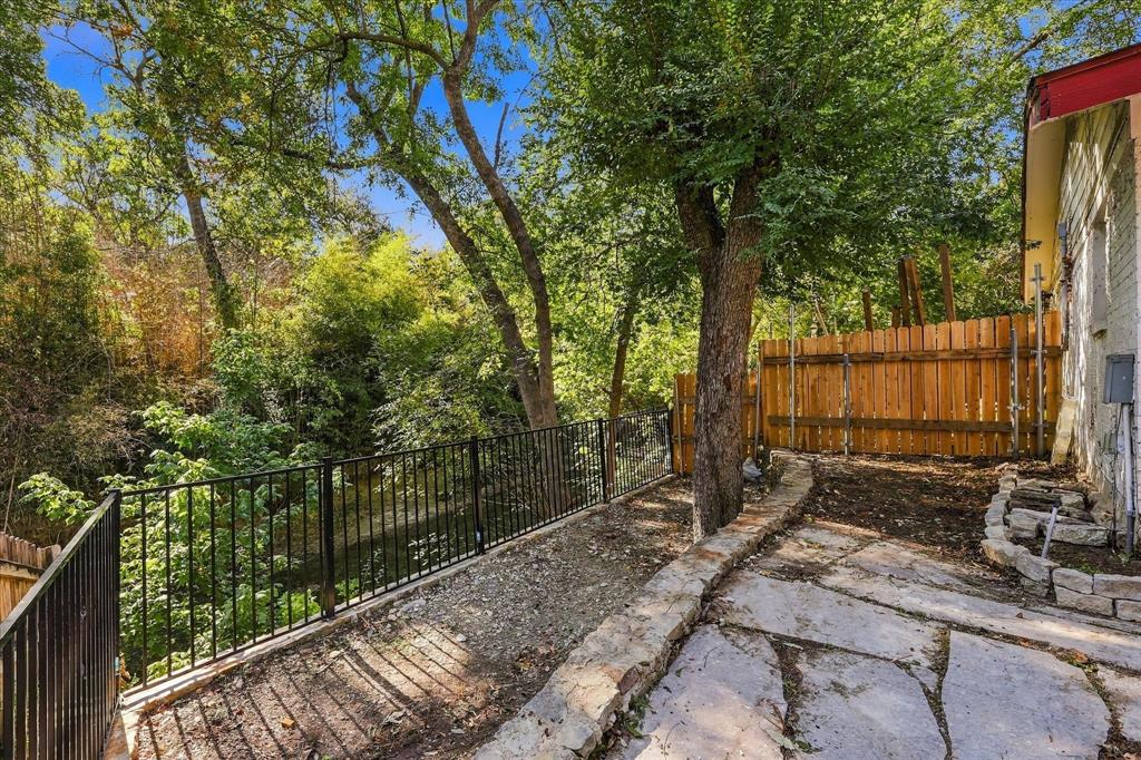 7638 Royal Lane