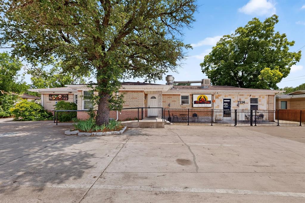 7224 Glenview Drive