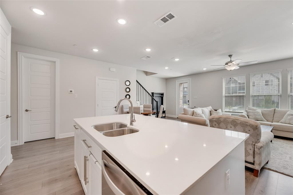 Cambridge Town Homes At Stacy Green - Residential