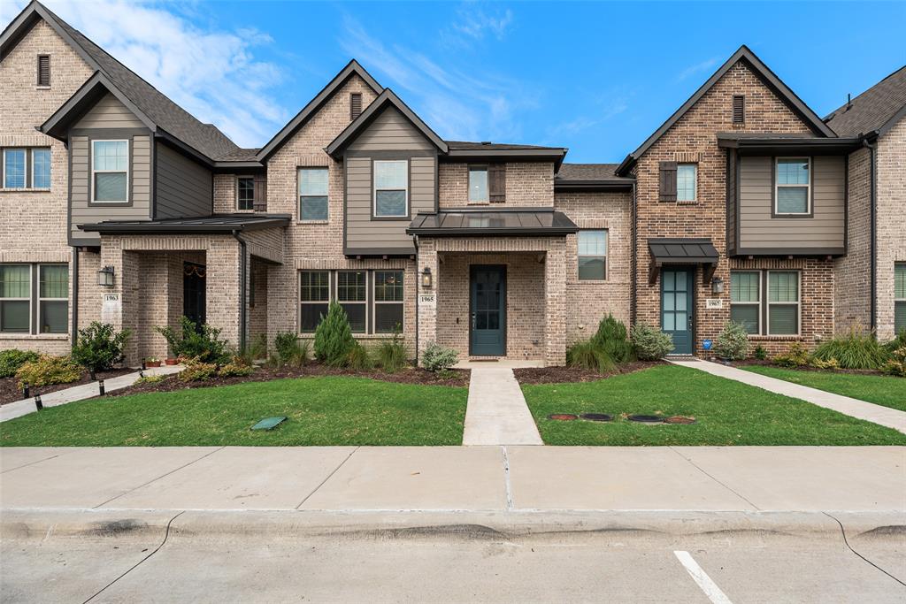 Cambridge Town Homes At Stacy Green - Residential