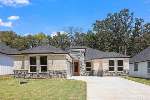 A home in Mabank