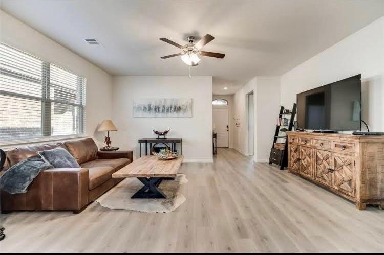 HOMEPLACE AT THE COLUMNS, THE - Residential Lease