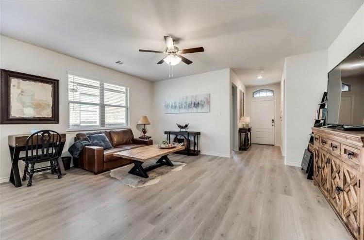 HOMEPLACE AT THE COLUMNS, THE - Residential Lease