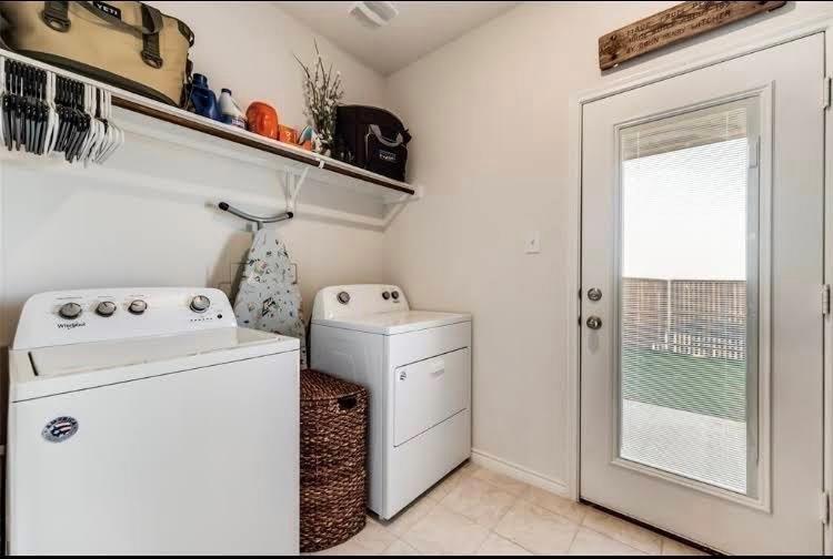 HOMEPLACE AT THE COLUMNS, THE - Residential Lease