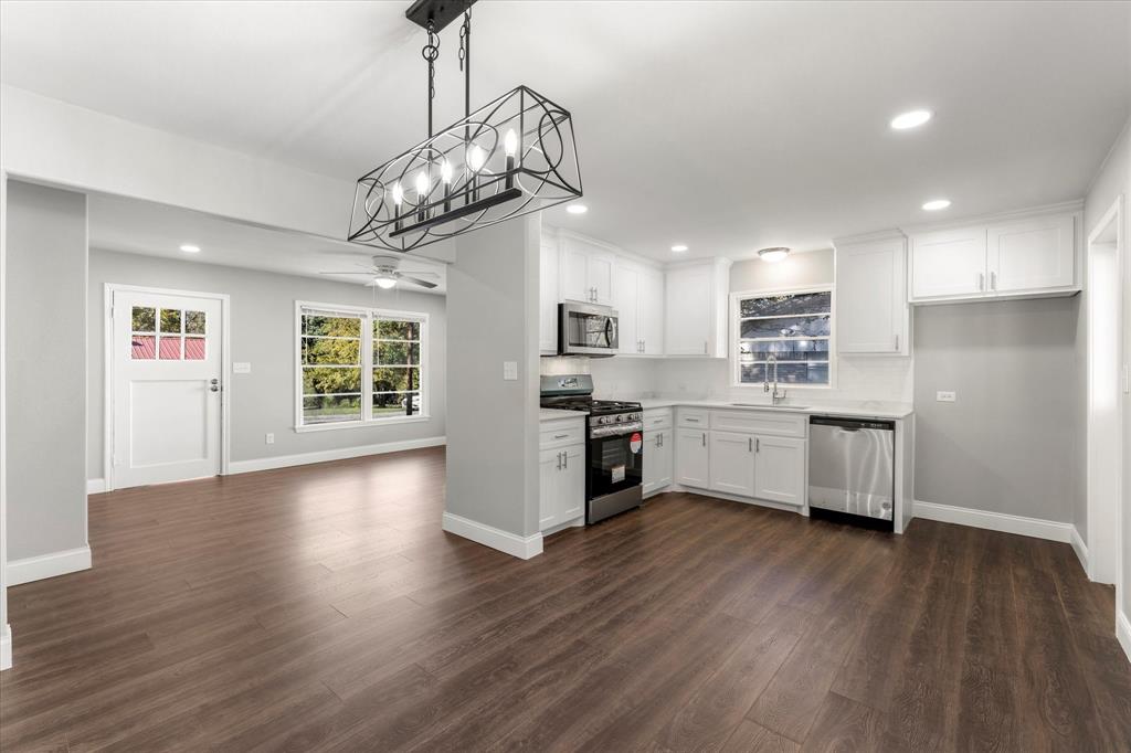 Mount Pleasant, Texas 75455, United States, 2 Bedrooms Bedrooms, ,1 BathroomBathrooms,Residential,Pending,32207