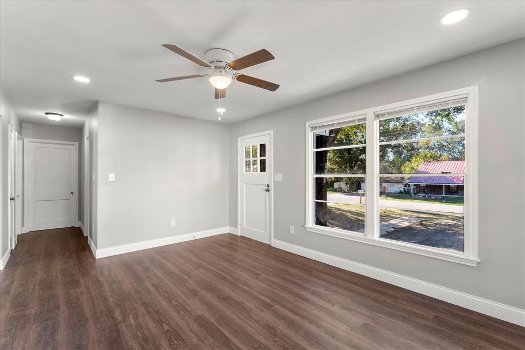 Mount Pleasant, Texas 75455, United States, 2 Bedrooms Bedrooms, ,1 BathroomBathrooms,Residential,Pending,32207