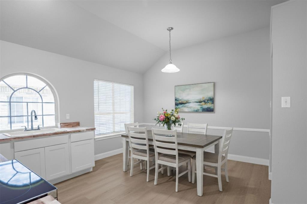 1208 Lassen Lane