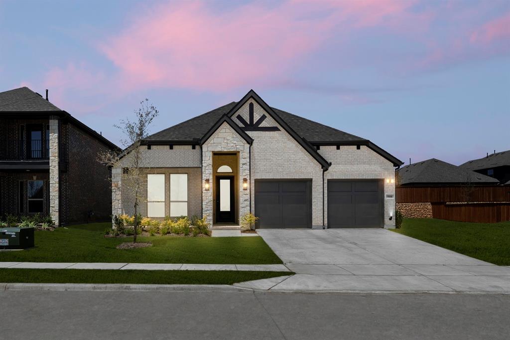 508 Loggia Way