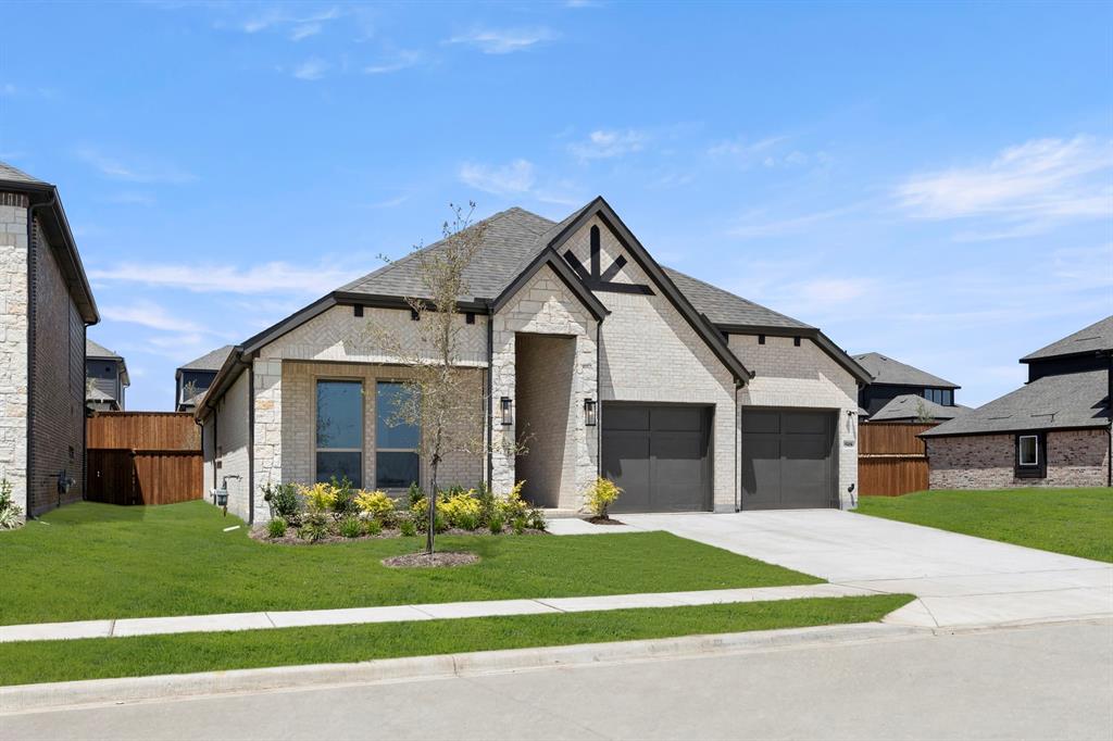 508 Loggia Way